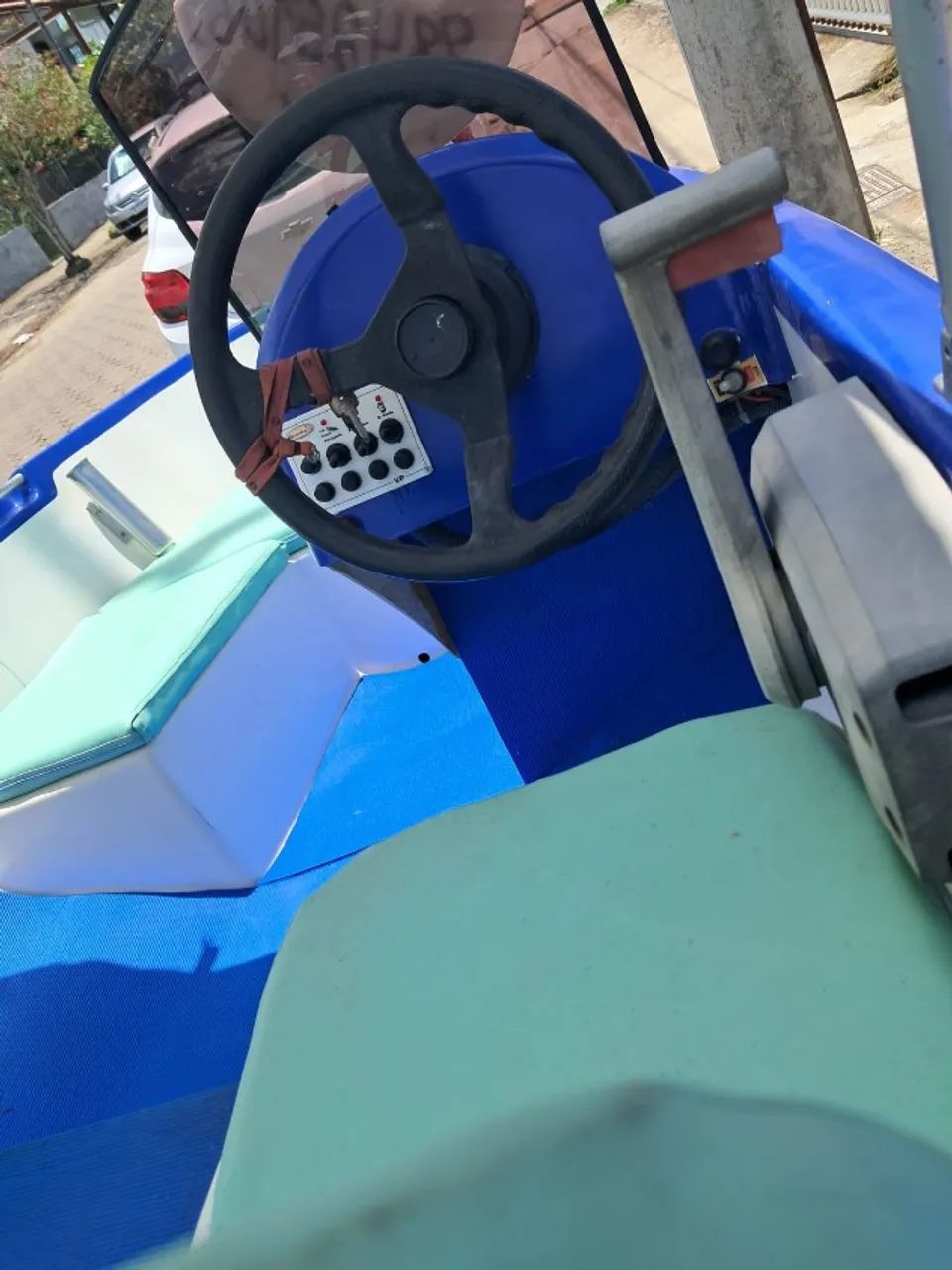LANCHA CASCO DUPLO MOTOR EVINRUDE 25  - Foto 4