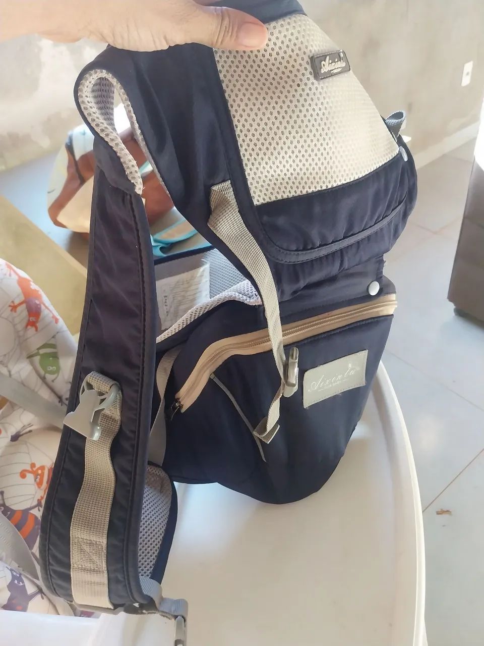Cadeirinha de alimentação e Canguru - Foto 3