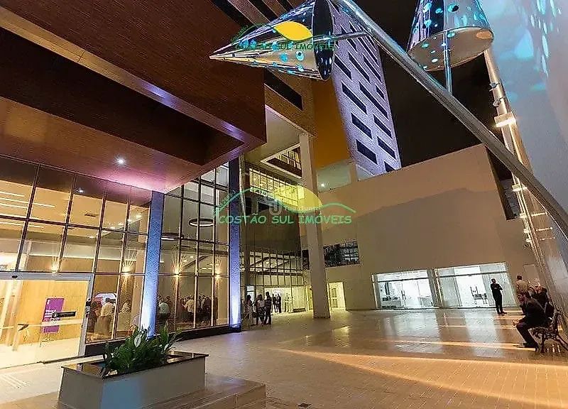 Salas Comerciais no Centro Executivo Globo Tower no coração do Estreito - Florianópolis/SC