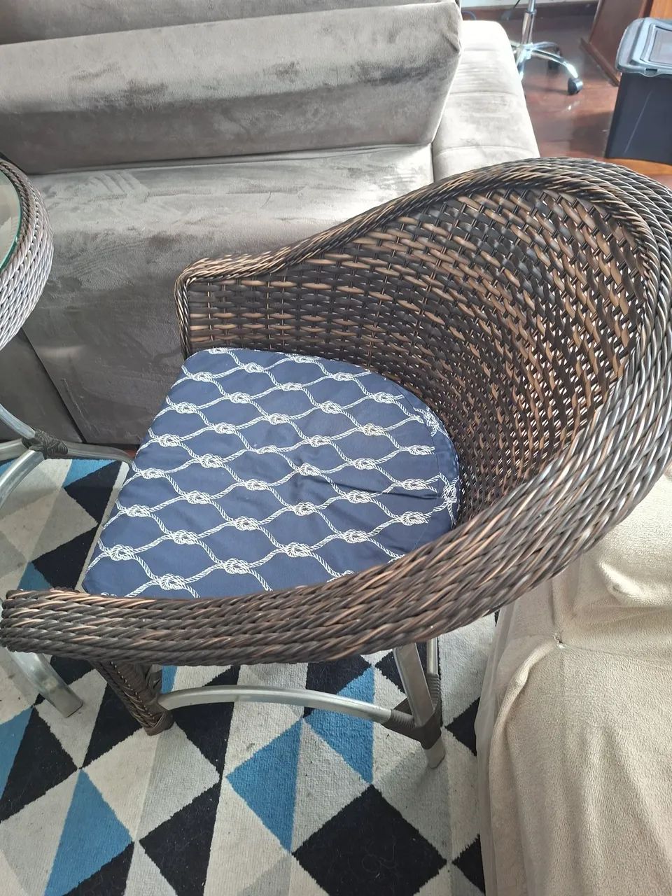 Conjunto 2 cadeiras e 1 mesa de vidro  - Foto 3