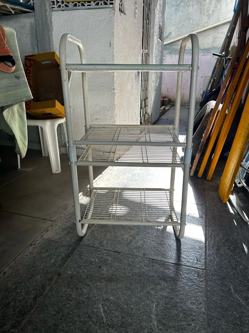 Estante em ferro esmaltado