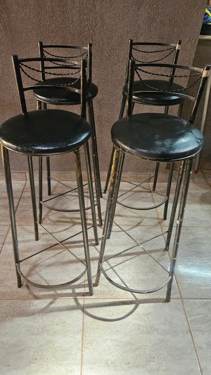 Jogo de banquetas - Foto 2