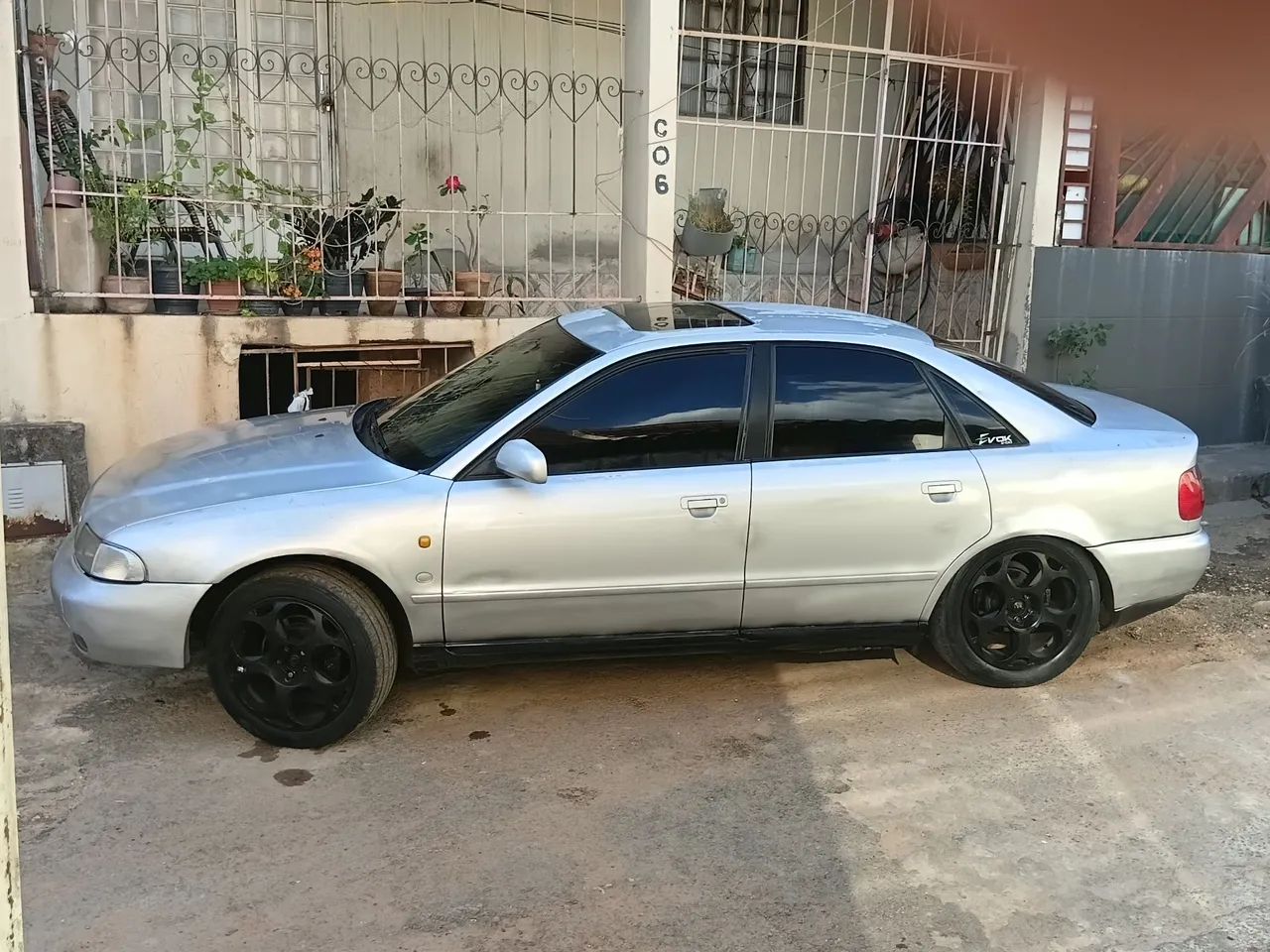 Audi A4 1.8 Mec. 1997 - Foto 4