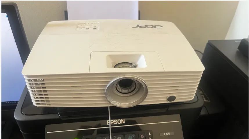 Projetor de cinema Acer p1185 aceito troca