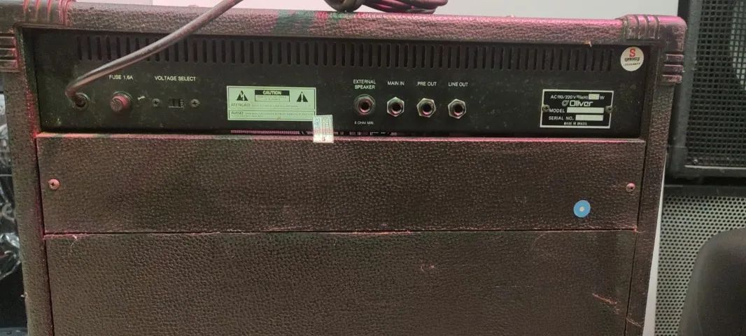 CUBO PARA CONTRABAIXO  MARCA :OLIVER  MOD: BS-80 RARO IMPECÁVEL;falante 15 polegadas - Foto 4