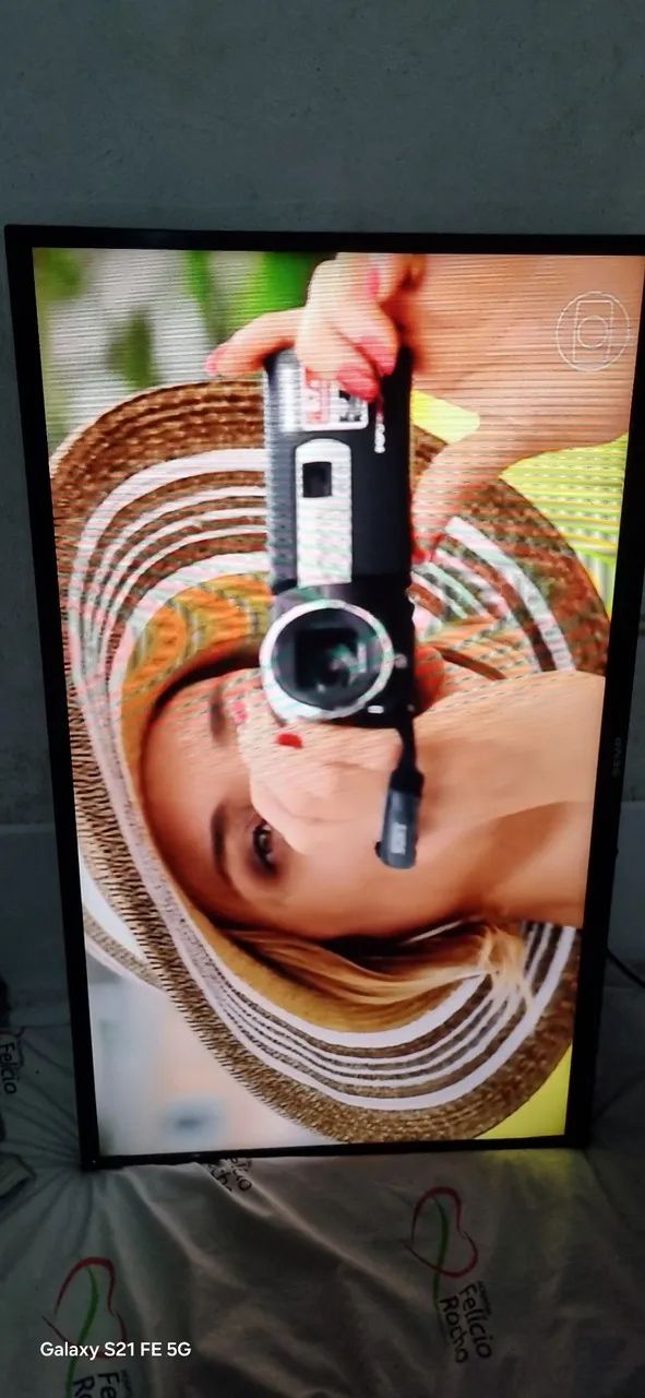 Vendo tv semp 39 polegadas funcionando perfeitamente não tem controle nem pezinho  - Foto 5