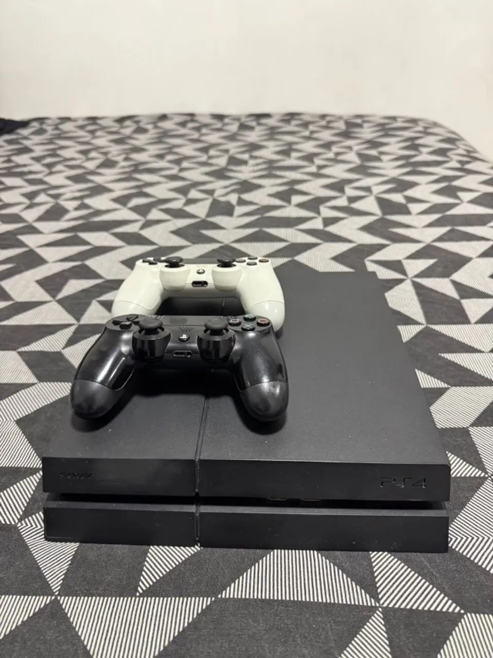 PS4 Fat 500GB + 2 Controles DualShock 4 Original e Branco - Foto 5