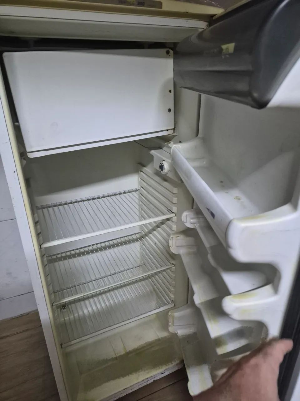 3 Geladeiras com defeito - Foto 3