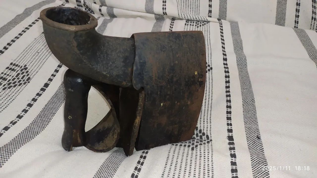 Antigo ferro de passar roupas à carvão  - Foto 5