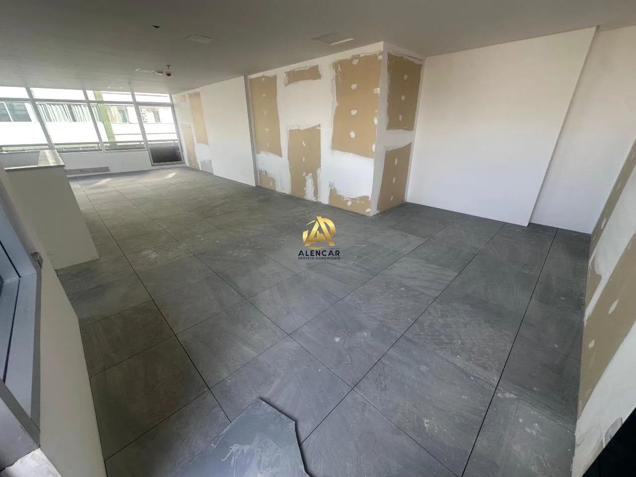 SALA DUPLEX - DISPONÍVEL PARA LOCAÇÃO NA PRAIA DA COSTA, VV/ES - Foto 2