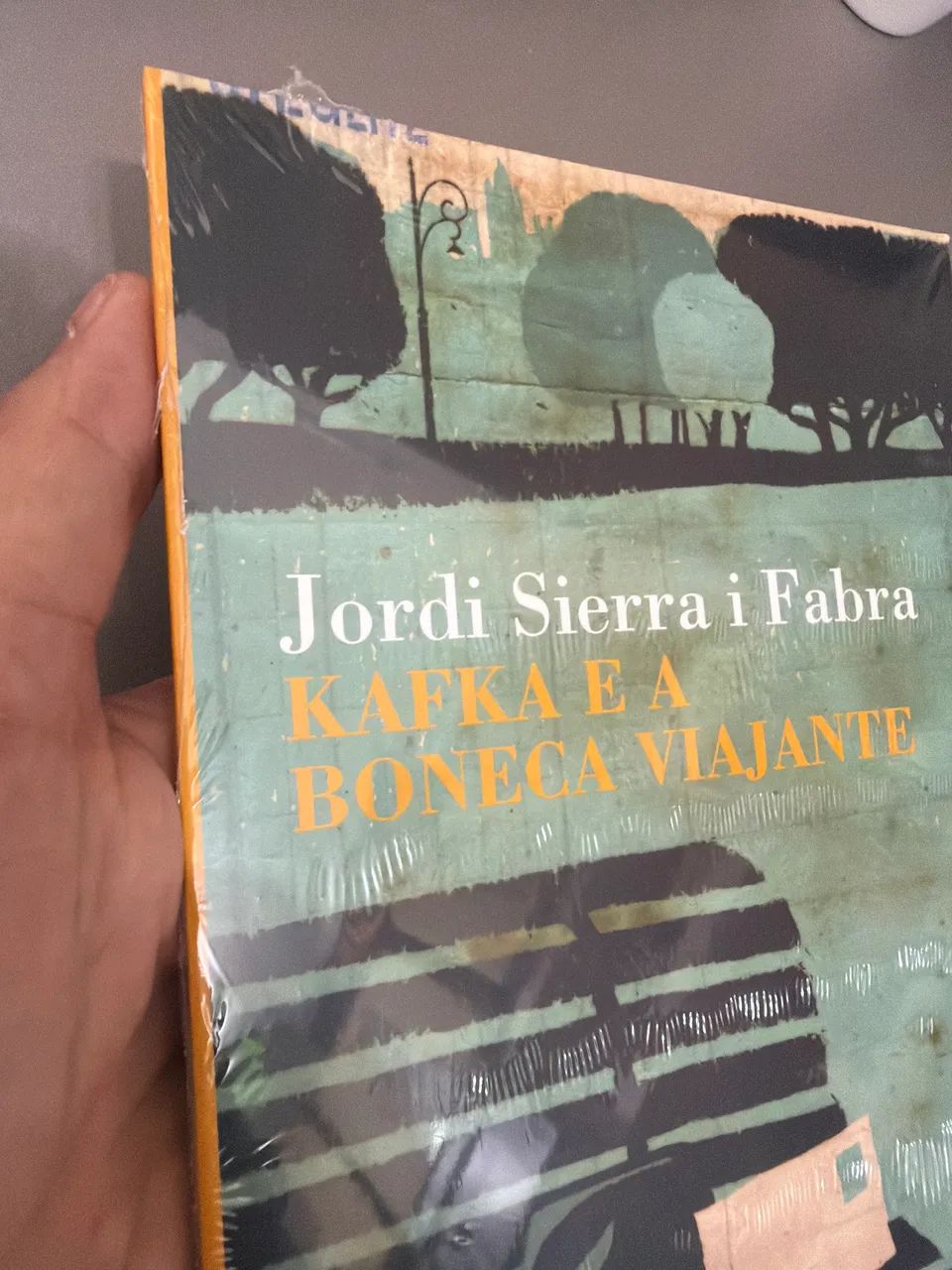 Livro Kafka e a Boneca Viajante de Martins Fontes - Foto 3