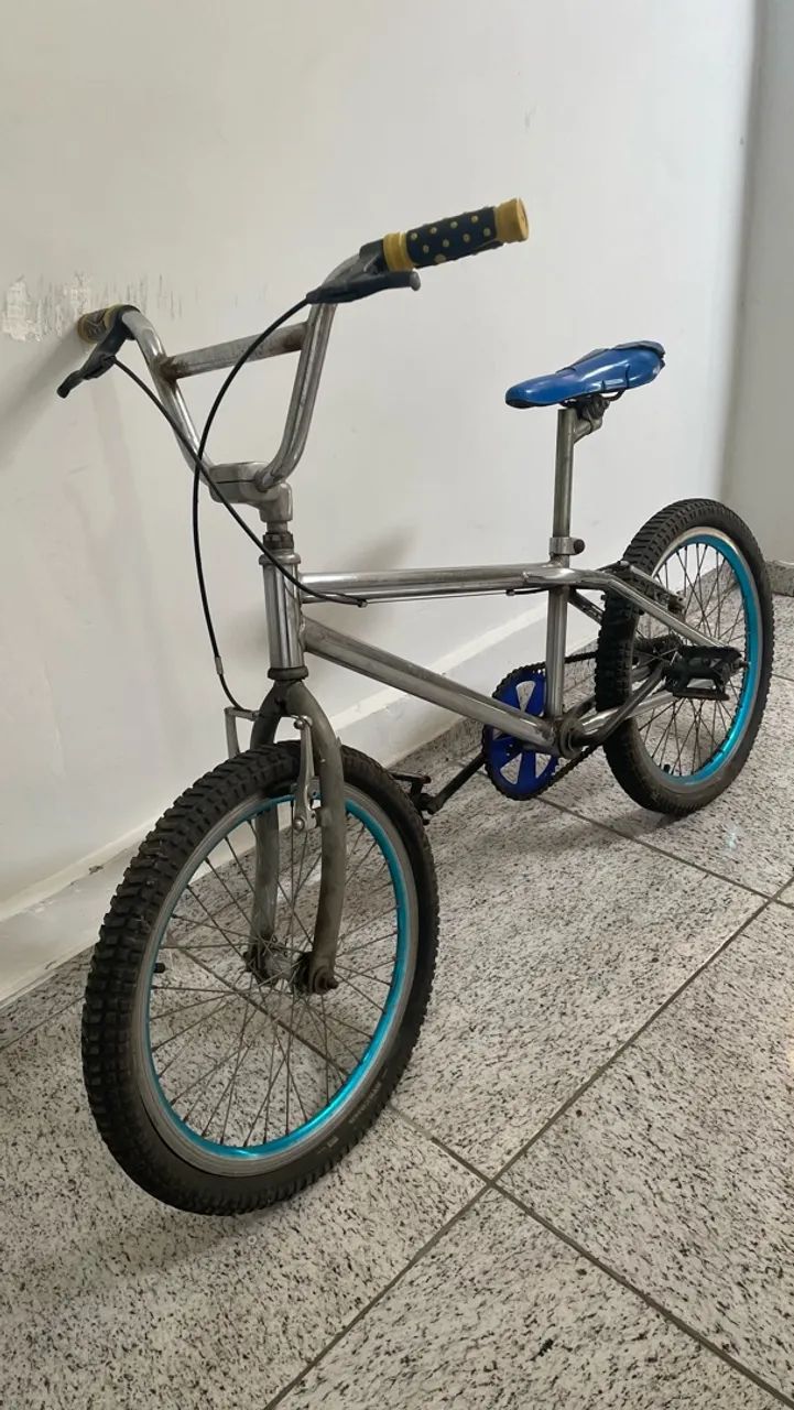 Bicicleta BMX Cromada  - Foto 3