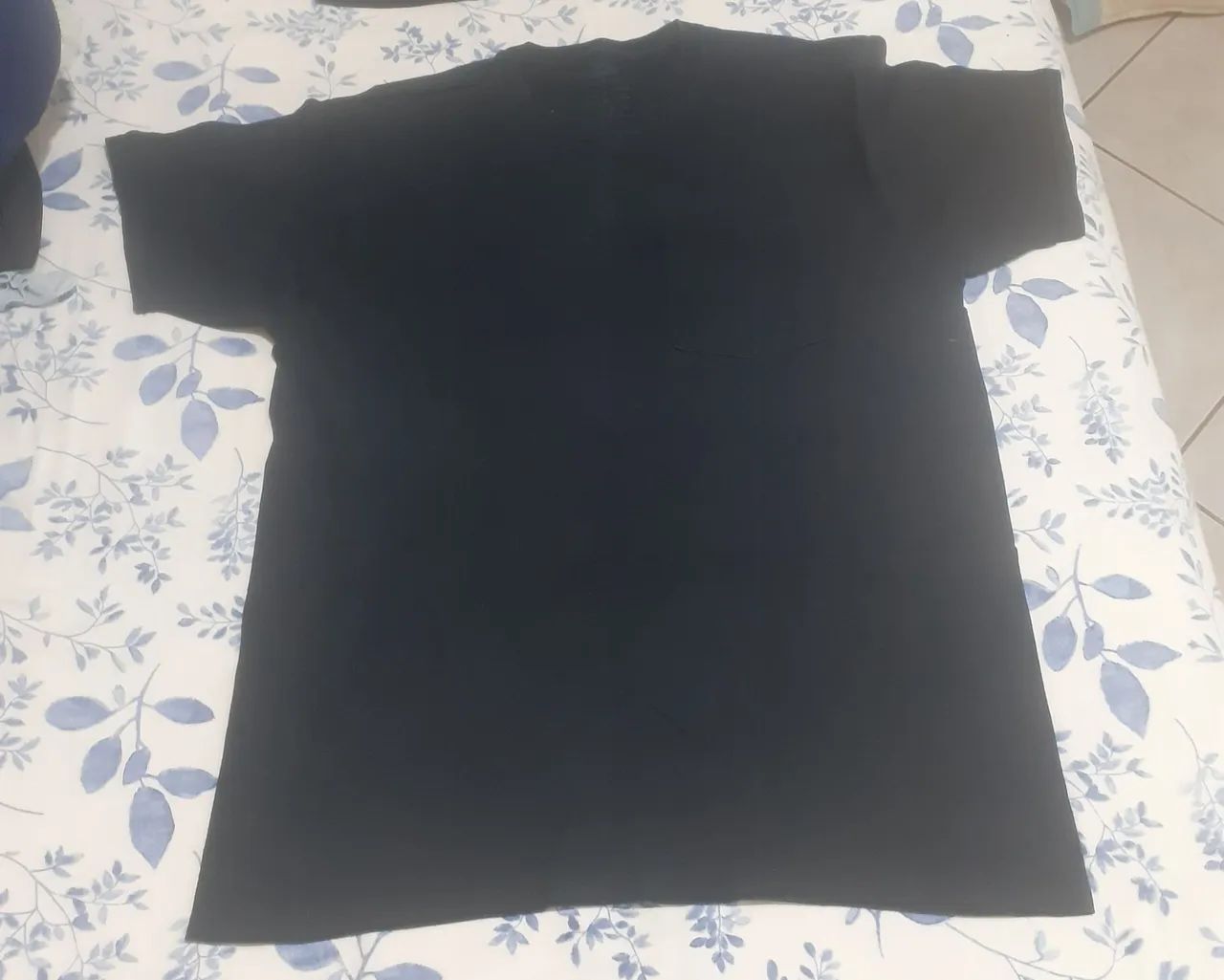 2 Camisas Preta G com bolso - Foto 2