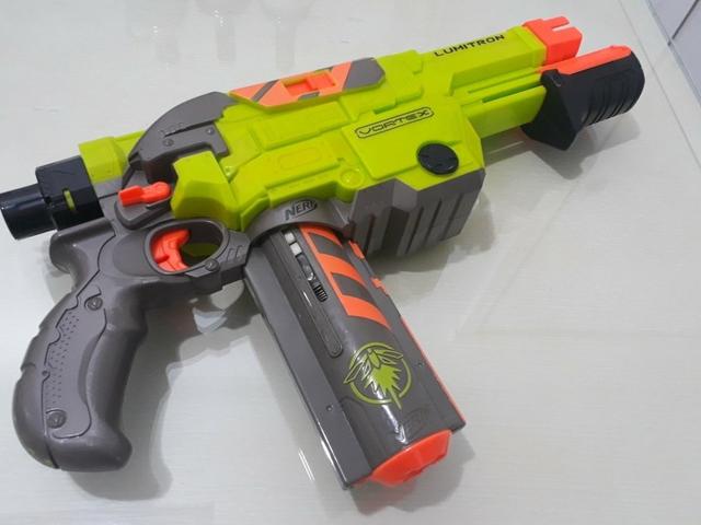 Lançador Nerf Vórtex Lumitron - Hasbro - Foto 4
