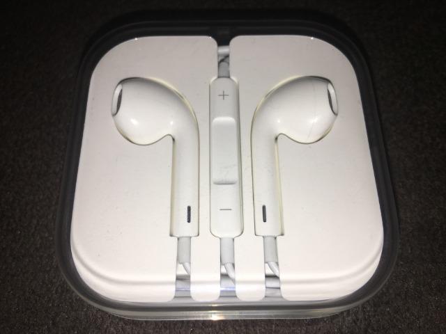Fone EarPods com fio (Original Apple)