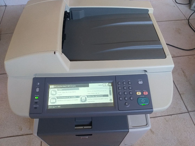 Impressora e copiadora HP p3027 bem conservada com toner novo - Foto 3