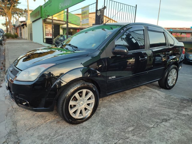FORD FIESTA SEDAN 1.6