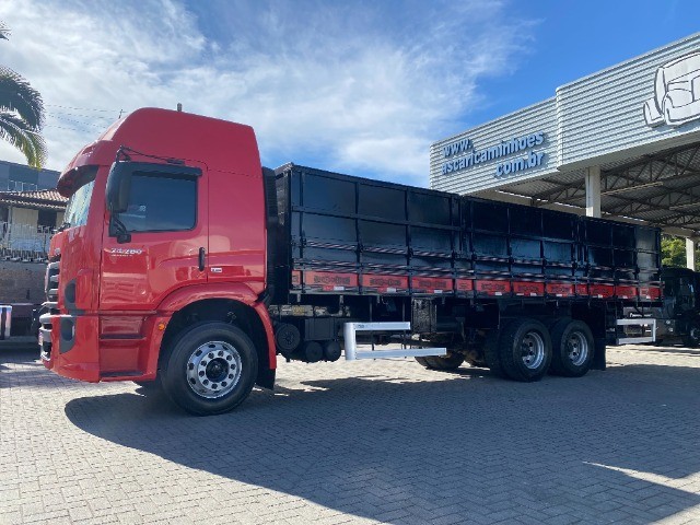 VW 24-280 6X2 ANO 2013