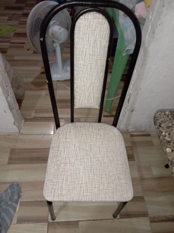 Mesa de granito com 4 cadeiras  - Foto 2