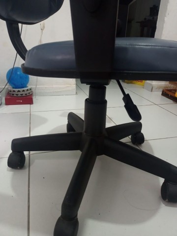Vende- cadeira de escritório - R$ 500,00 - Foto 2