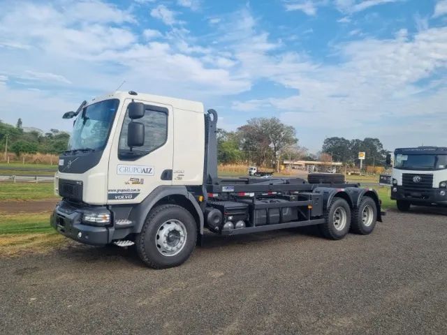 Caminhão Volvo VMX 360 6X4 EURO 6 Roll On Roll Off - Foto 2