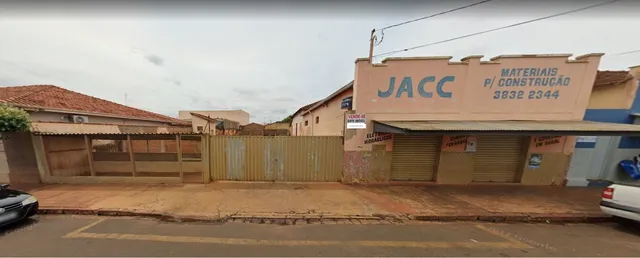 Venda de Imóvel Comercial no Centro de Ipuã - Av. Dona Tereza