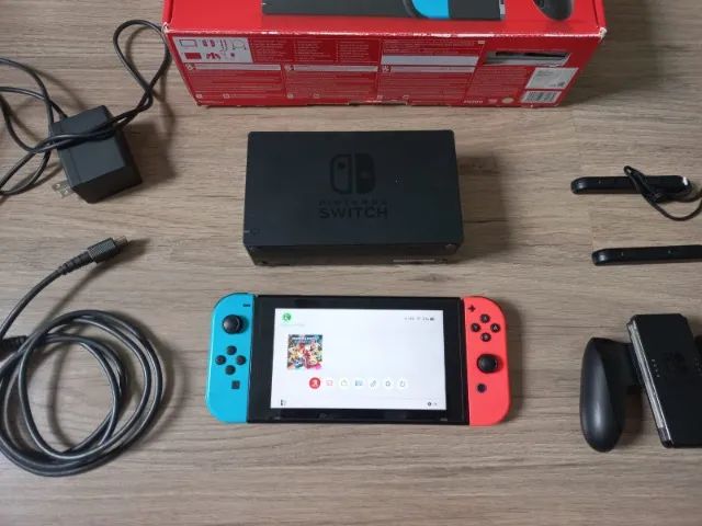 Nintendo Switch 32gb Com Mario Kart 8 Deluxe Instalado + Case