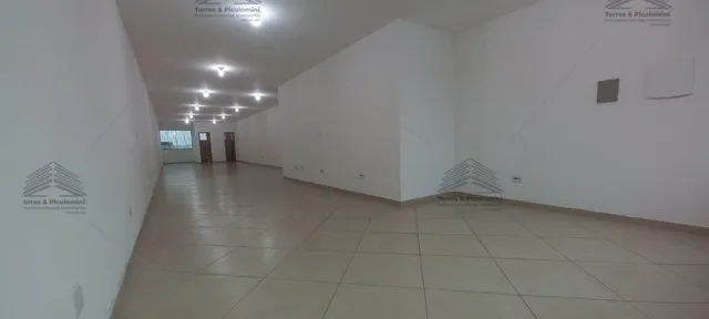 Salões Comerciais para Locação no Parque São Lucas com entradas independentes, 2 vagas, 4