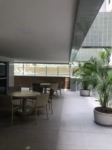 Belíssimo apartamento com varanda à 300 metros da orla de Jatiúca - Foto 3