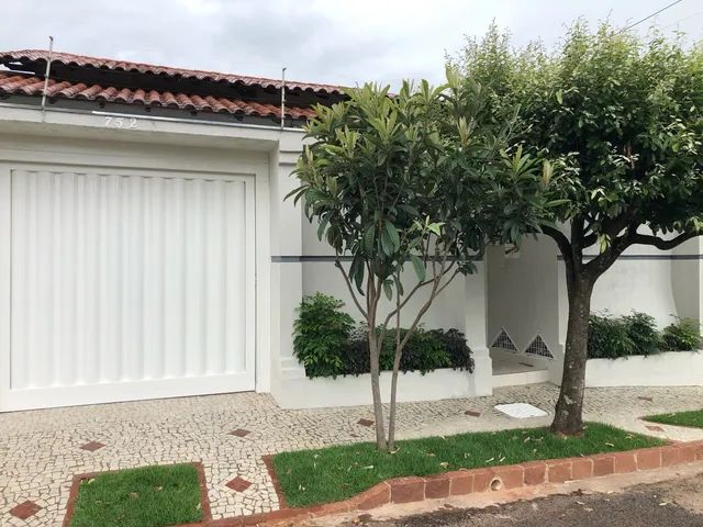 Captação de Casa para locação na Rua Delmira Cândida Rodrigues da Cunha, Santa Mônica, Uberlândia, MG