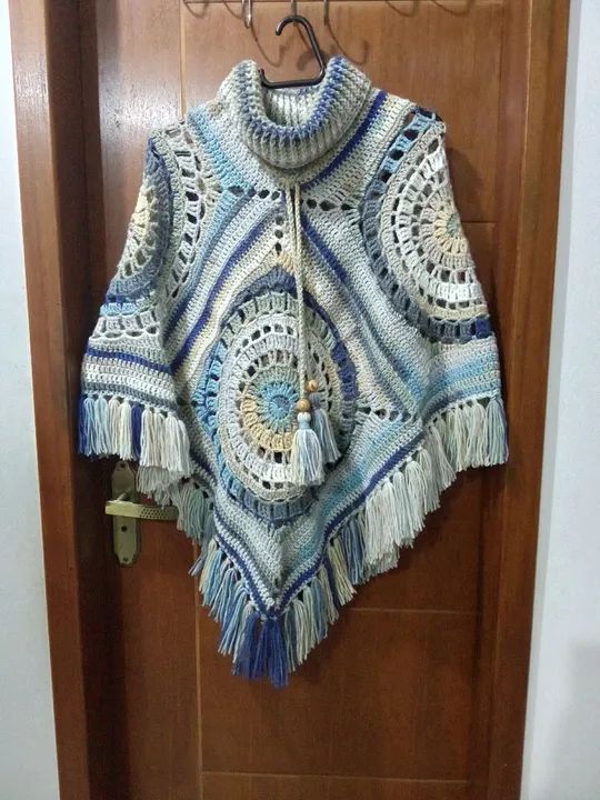 Poncho Crochê - Azul e Bege