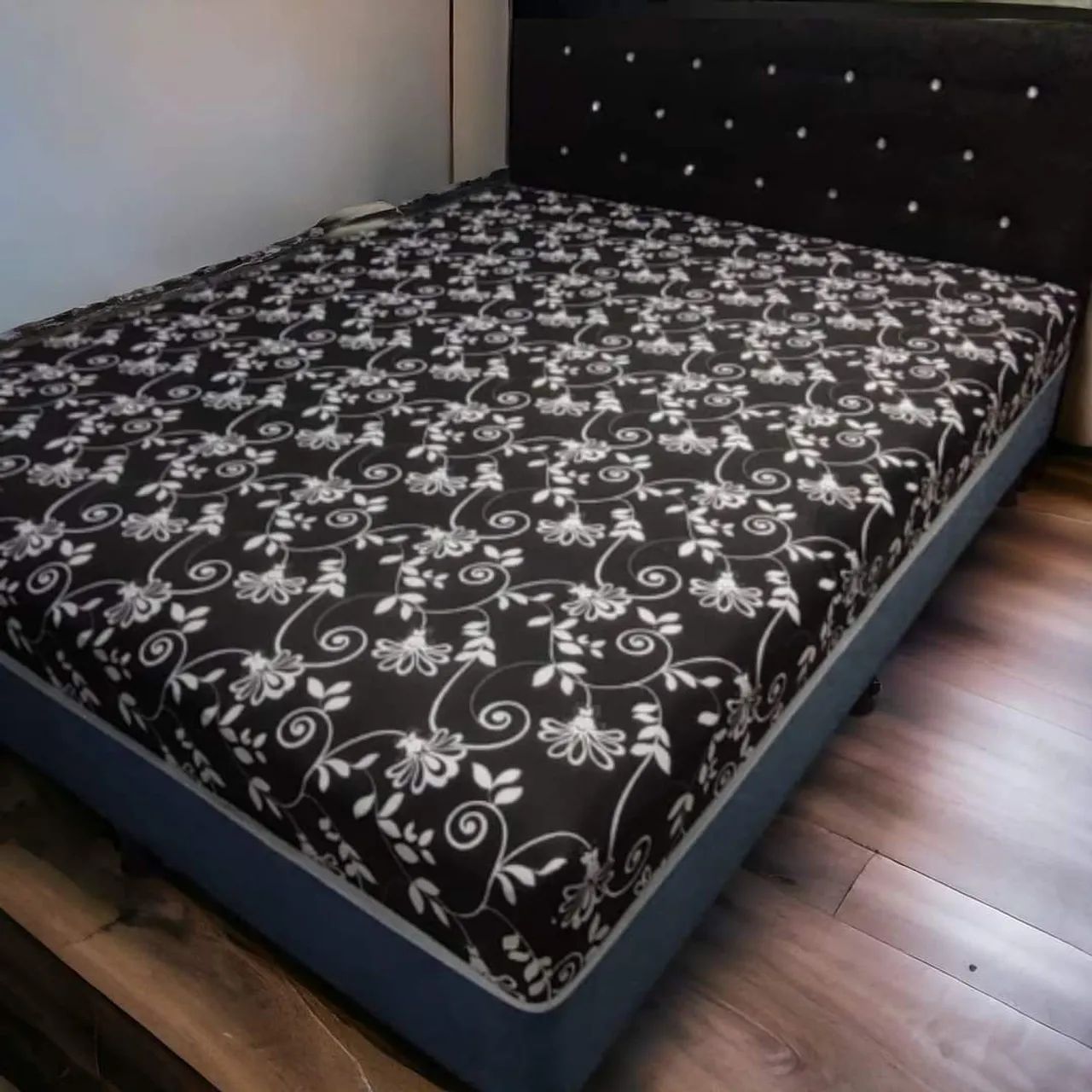 BED WITH FREE SHIPPING