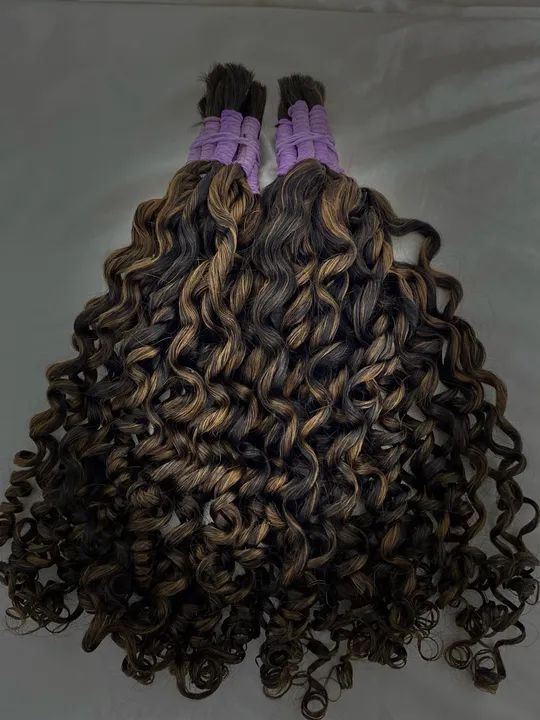 Cabelo cacheado moreno iluminado  - Foto 4