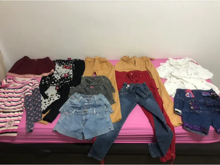 Lote roupas menina ..R$450,00