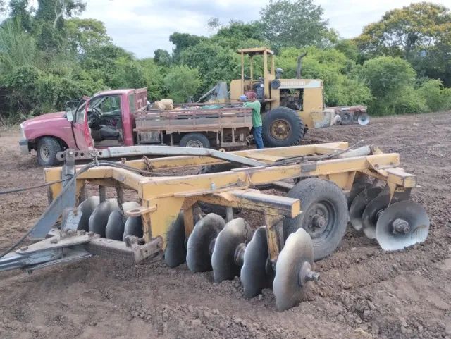 Trator Valmet 148 Com grade - Foto 3