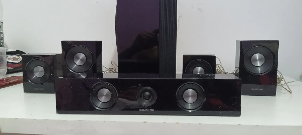 Caixas paraHome Theater Samsung 5.1,acompanhado de subwoofer potente 350
