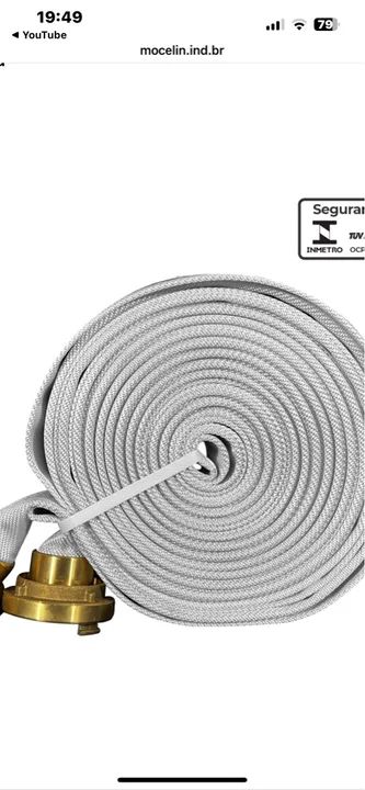 Mangueira de incêndio usada . Sem os bicos 