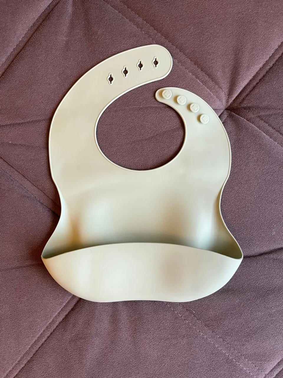 Babador de Silicone com Coletor de Alimentos