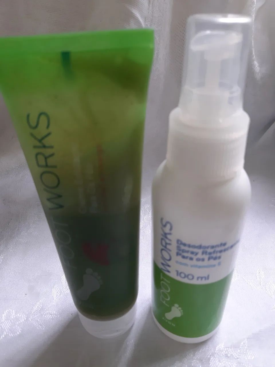 Kit Foot Works Avon - Creme Esfoliante e Spray Refrescante - Foto 2