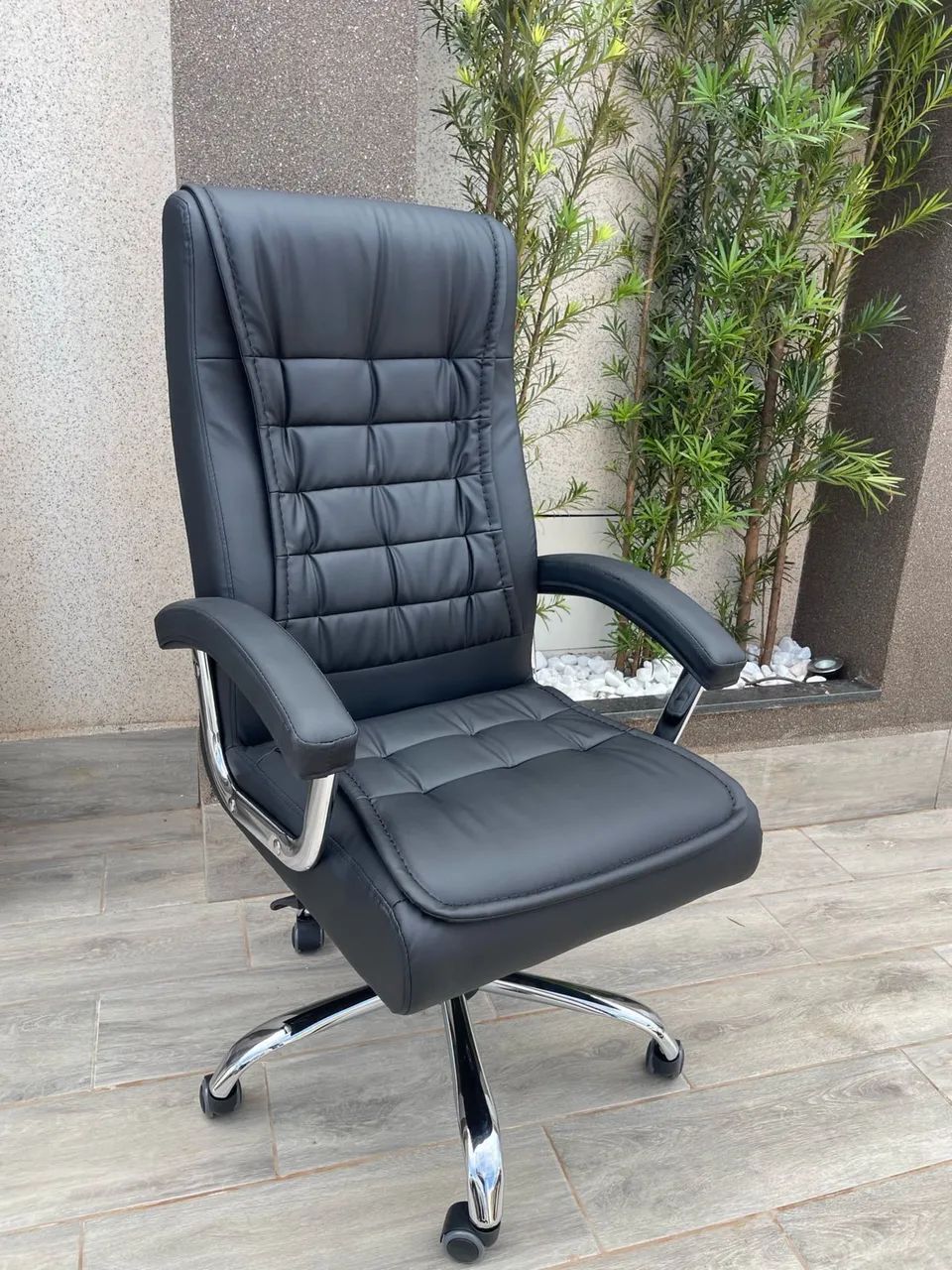 ANTECIPA BLACK - CADEIRA PRESIDENTE LUXO COM MOLAS ENSACADAS - LOJA IKONMIXOFFICE 