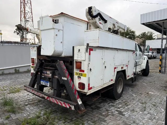 FORD 14000 CABINE DUPLA COM CESTO AEREO VERSALIFT VST-47 - Foto 3