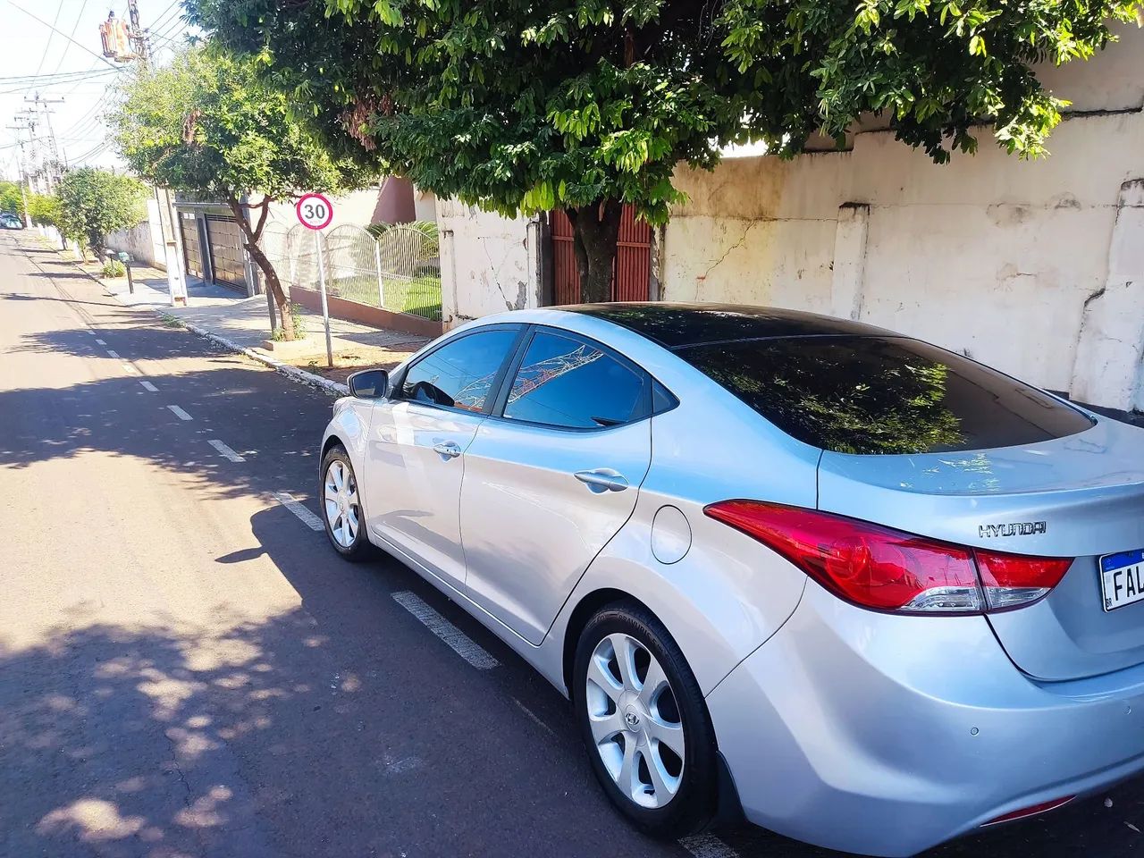 Elantra  - Foto 3