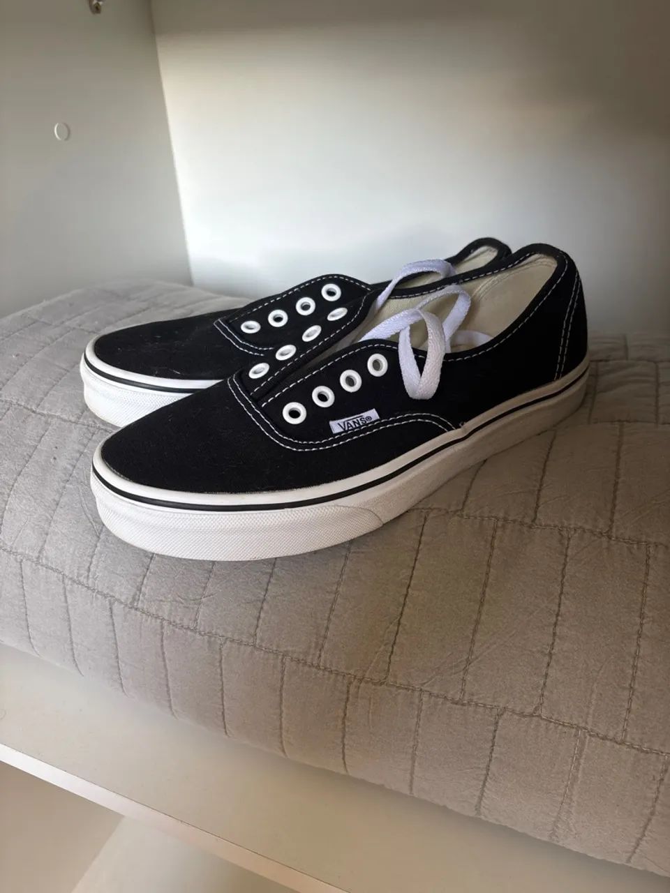 Vans Authentic - 35 Preto/Branco - Original - Praticamente sem Uso