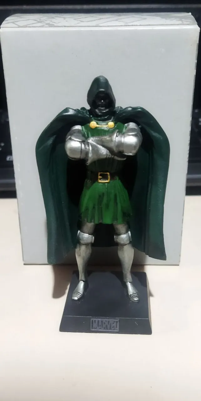 Miniatura de chumbo Doutor Destino Marvel