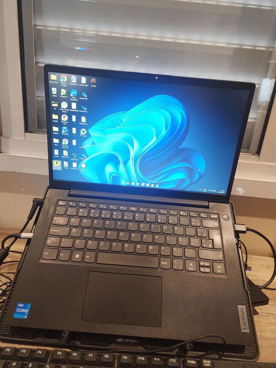 Notebook Lenovo V14