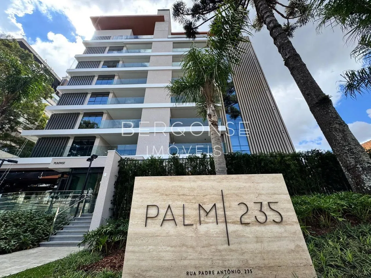Apartamento Palm 235 com 3 suítes e 3 vagas de garagem no Alto da Glória Curitiba