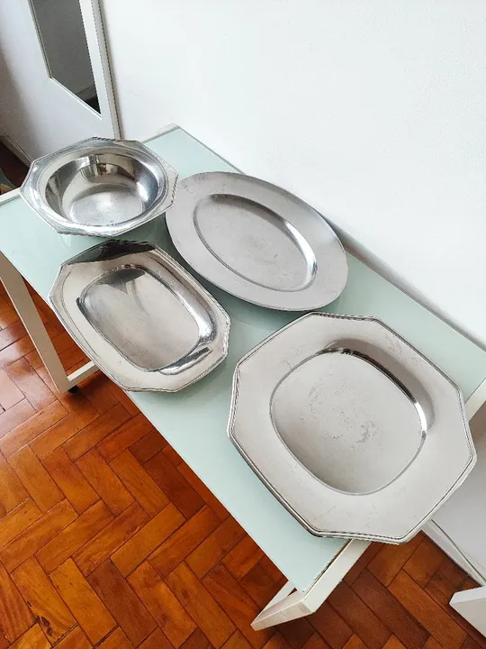 Conjunto de travessas antigas em aço inox