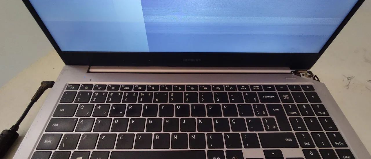 Notebook Samsung x30 carcaça quebrada - Foto 2