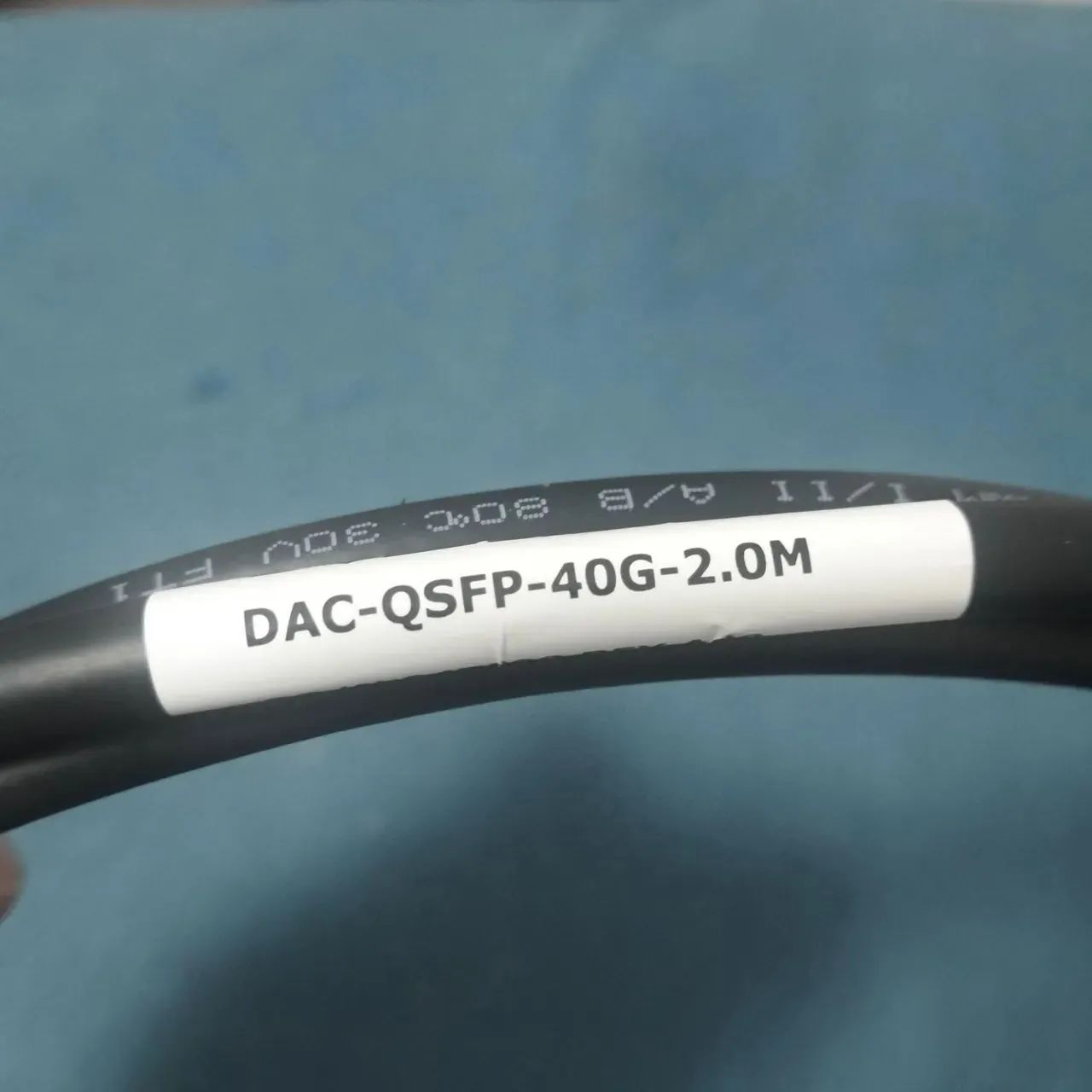 Dell Networking, Cable, QSFP+ to QSFP+, 40GbE Passive Copper Direct Attach Cable, 2 Metros - Foto 2