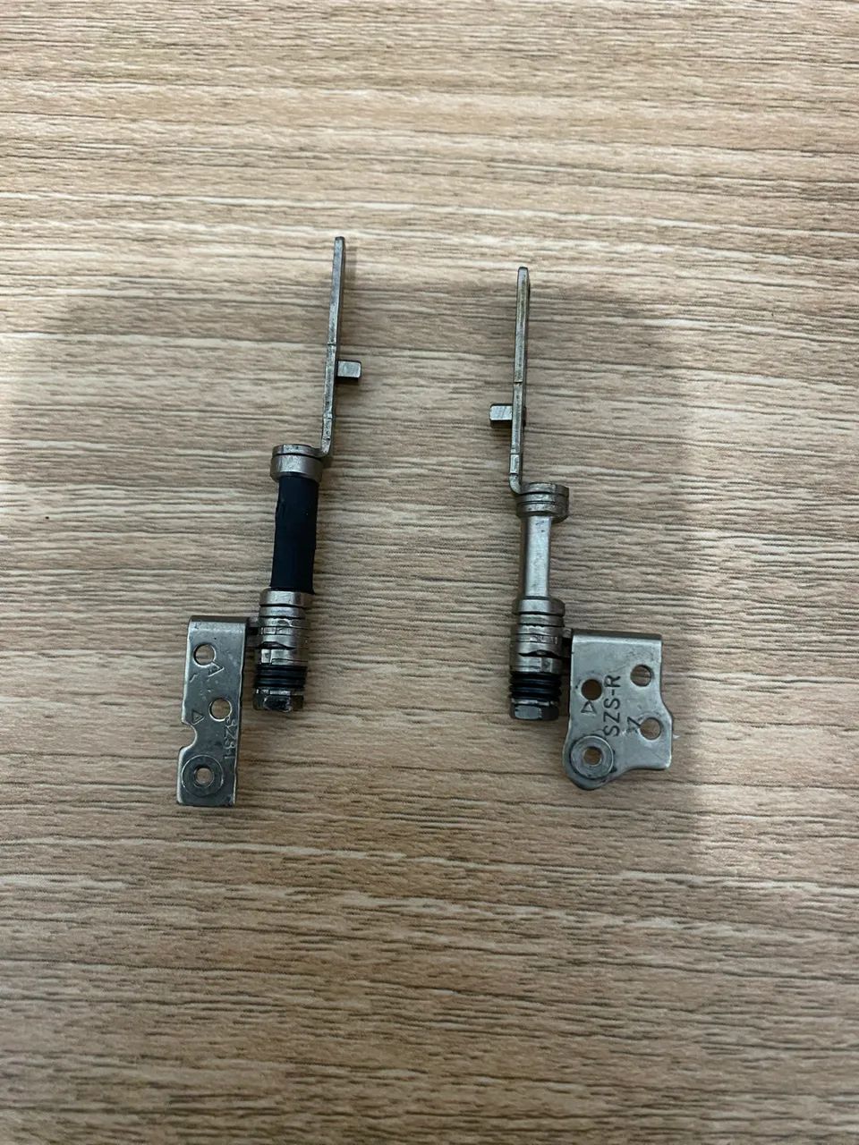 Dobradiças da tela Samsung 535U - Foto 2